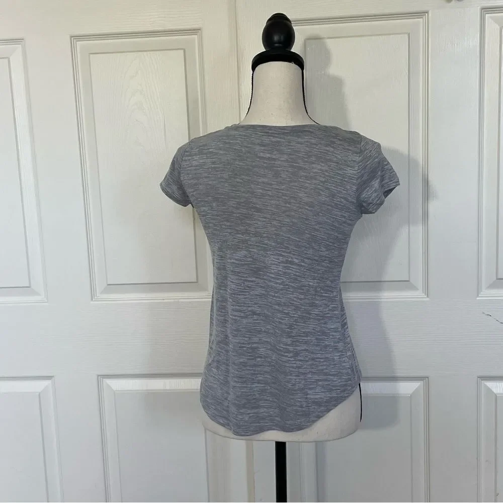 Old Navy Active Go-Dry Girls Short Sleeve T-Shirt, Large (10/12)